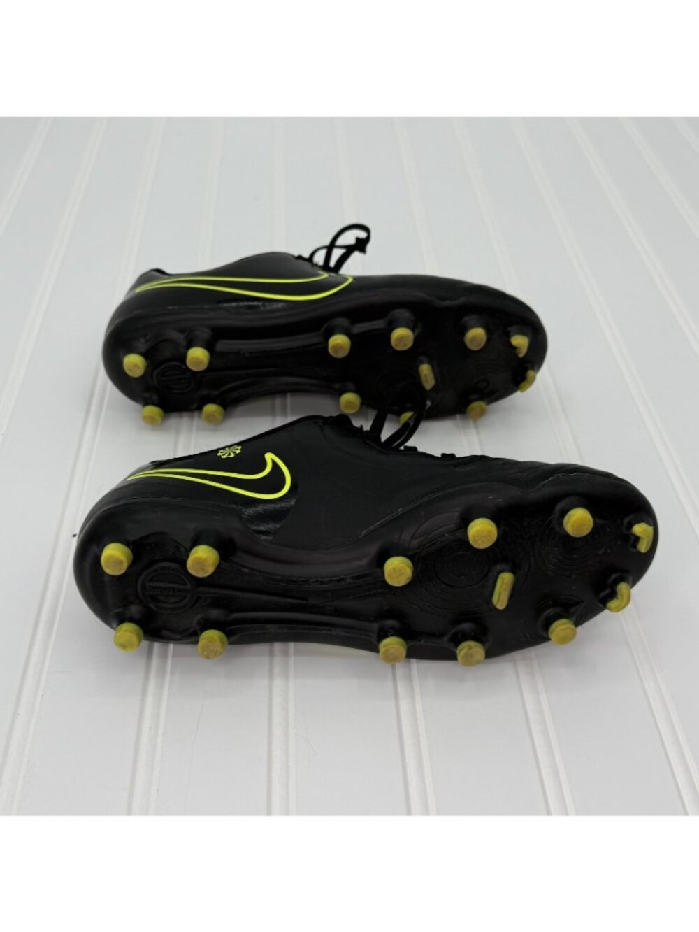 Nike Boys Tiempo Legend 10 Club DV4352-001 Black Soccer Cleats Shoes Size 3Y - Picture 5 of 6